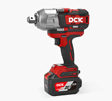 Гайковерт DCK KDPB698 акк. (18В, 698Нм, 1/2, 2*5Ач, ударн., бесщ.)